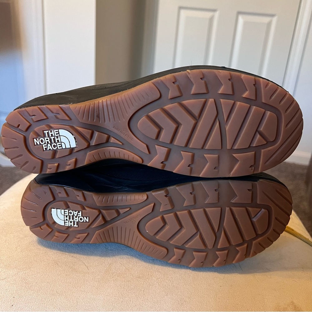 The North Face Insulated Waterproof Boots - Picture 4 of 12